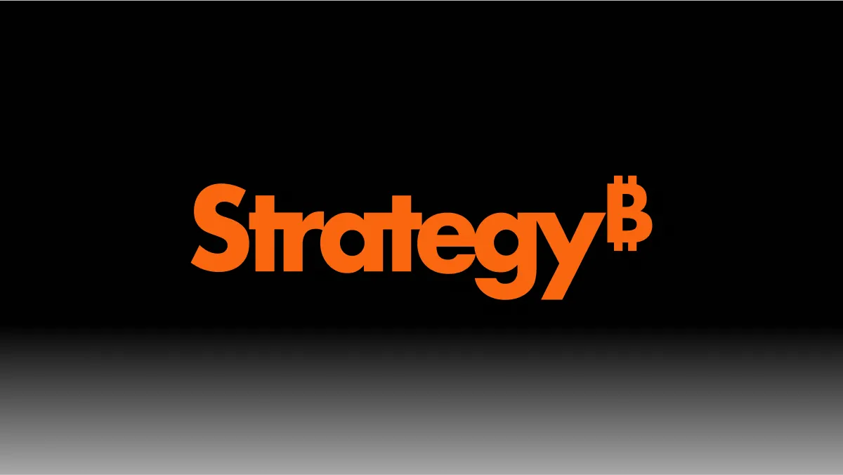 داشبورد Strategy.com که داراییهای بیتکوین MSTR، ذخیره BTC و شاخصهای کلیدی خزانهداری را نشان میدهد