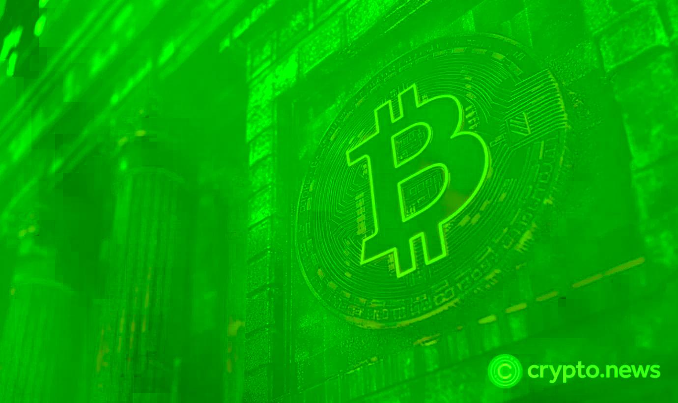 bitcoin-falls-but-blackrock-keeps-long-term-view